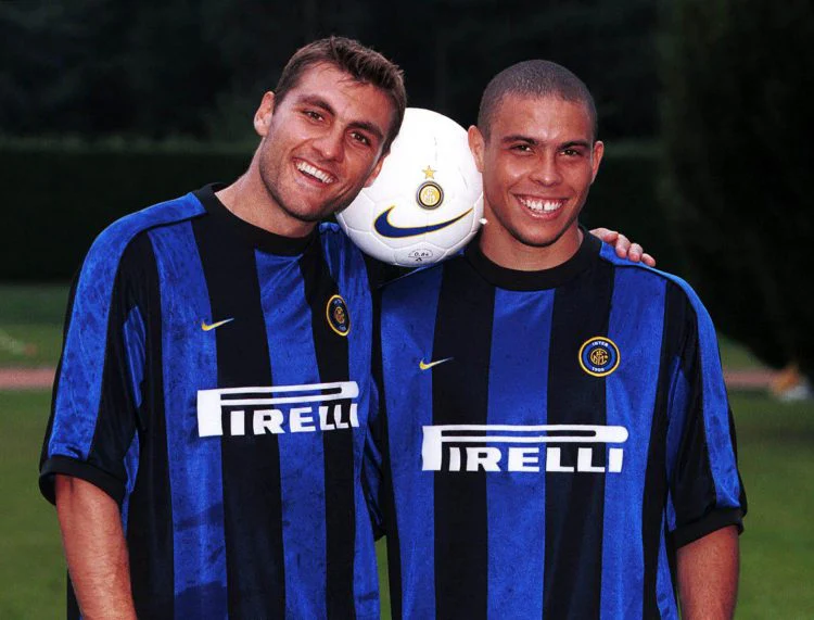 Inter Milan 1999/00 (Home) - Image 3